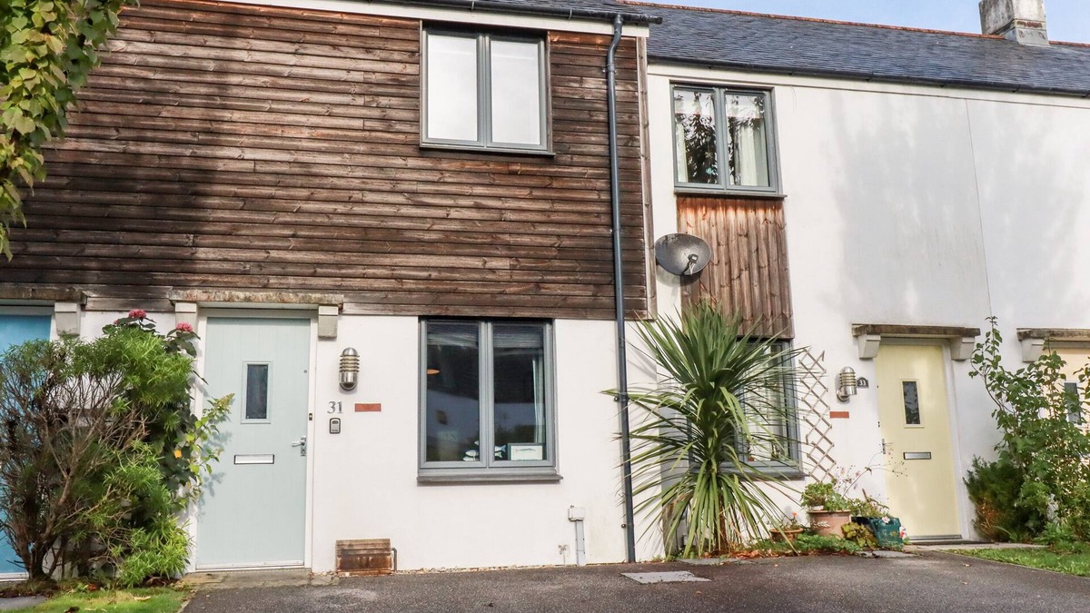 Charlestown House | THE MACKEREL, family friendly, country holiday cottage in Charlestown