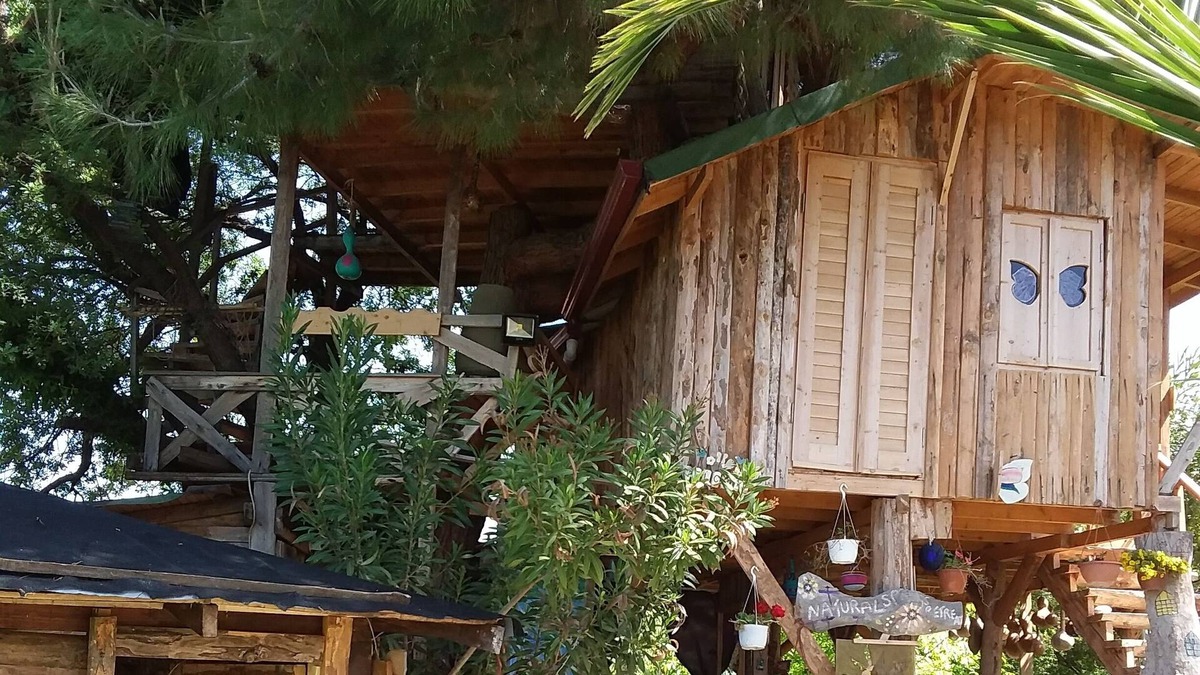 Duger Cottage | The Magic Faraway Treehouse with 3 bedrooms