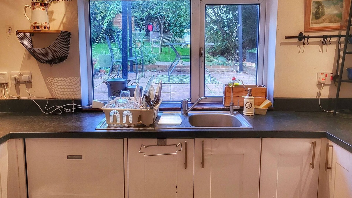 Reading Cottage | The Magnolia Cottage - 5 Bed Victorian Holiday Home -Reading