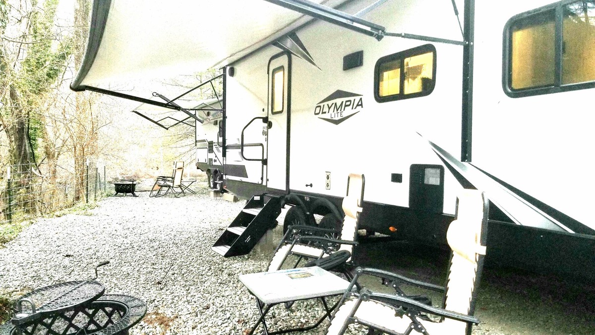 Lakeview House | The Magnolia House RV 2022 Riverfront Sleeps 5