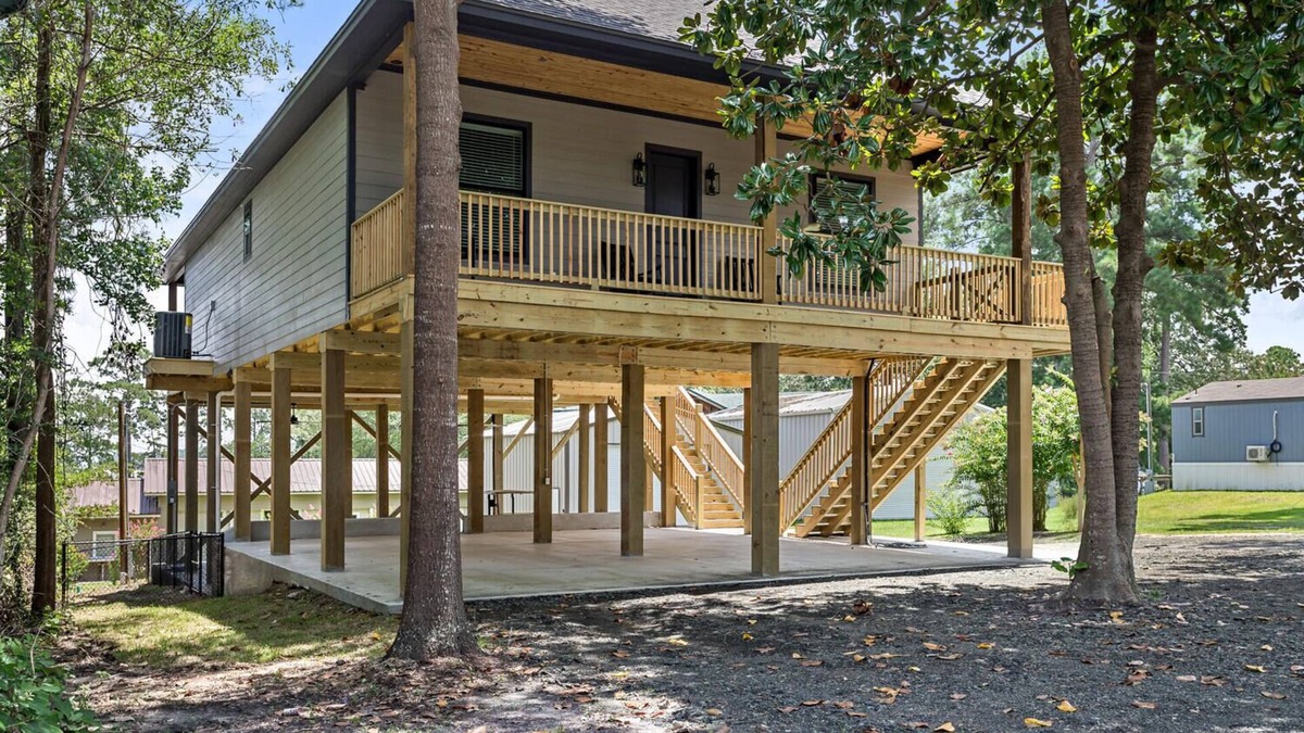 Jasper House | The Magnolia Ridge Retreat