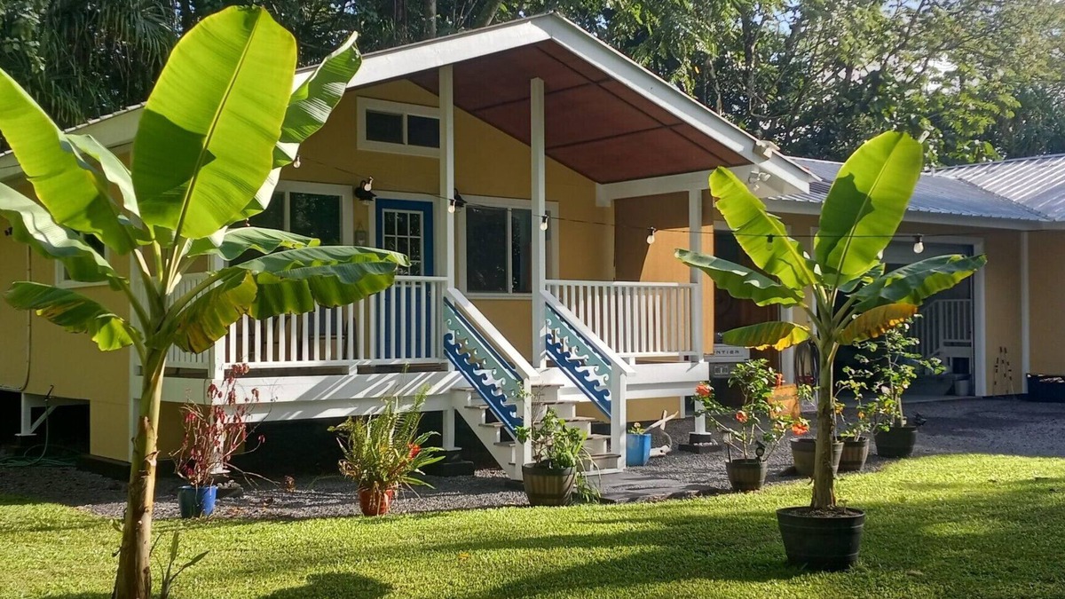 Kapoho Cottage | The Mai Tai Manor - Ohana w/kitchenette/living room