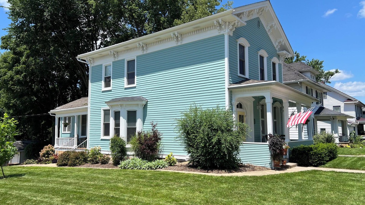 Mount Carroll House | The Main St Place in charming Mount Carroll IL 1st floor