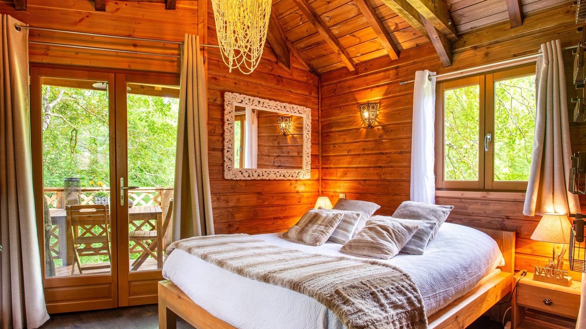 Montauroux Cabin | The Maisonette in the Trees "Les Lavandins"