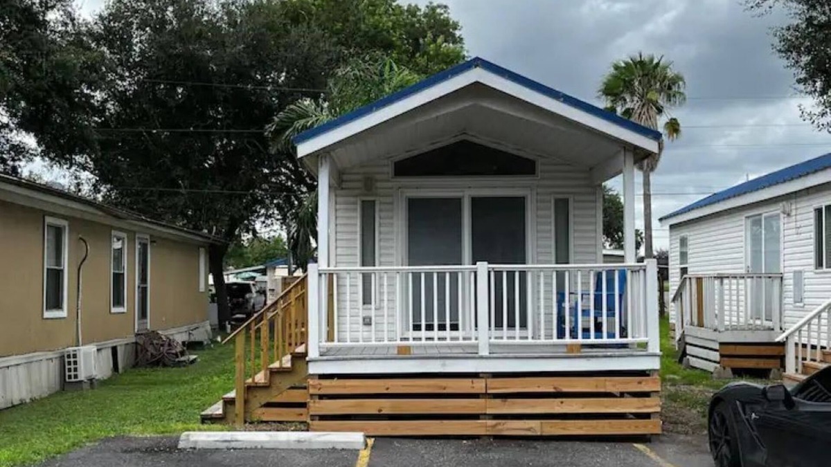 Harlingen Cabin | The Majestic Marlin, with Pool!