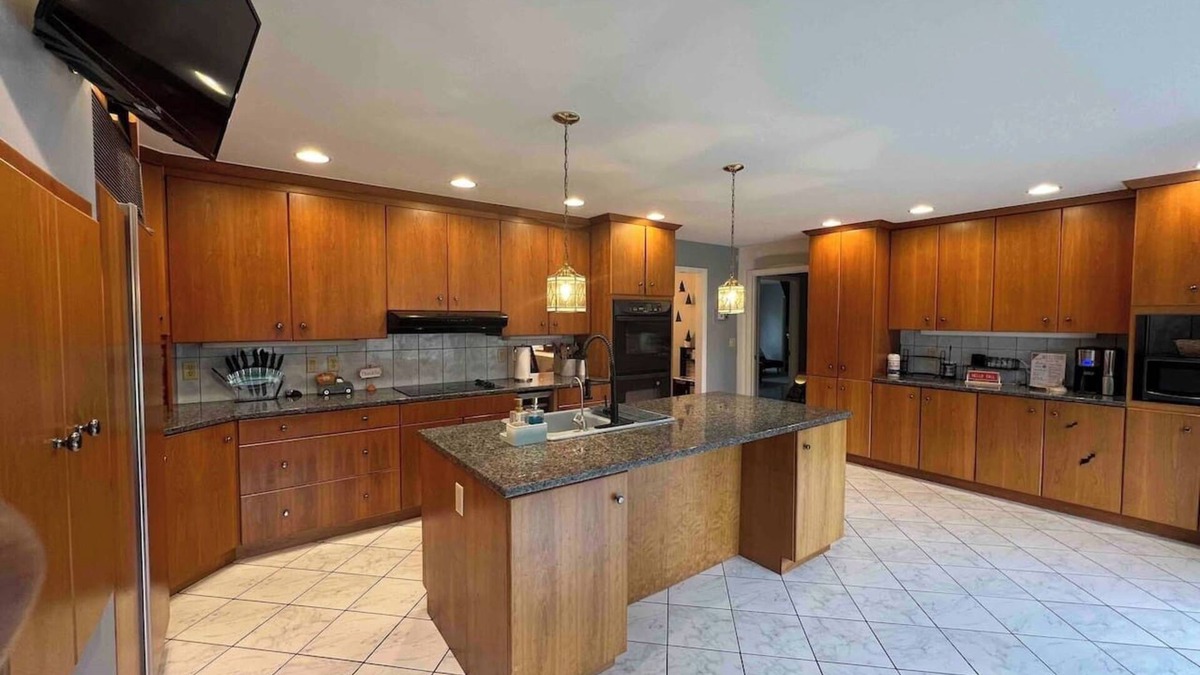 Dauberville House | The Majestic Retreat Estate