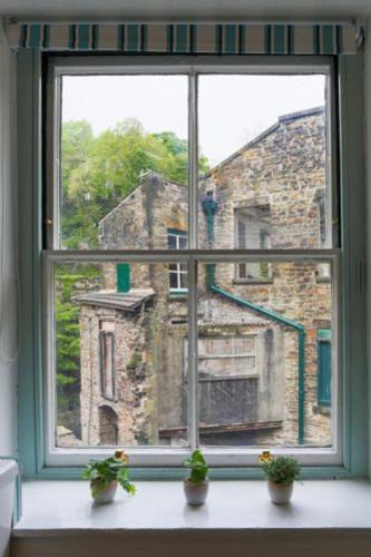 New Mills House | The Manager's Suite 2