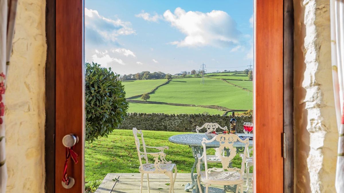 Axminster House | The Manger, Perched in an elevated position within the Blackdown Hills National Landscape.