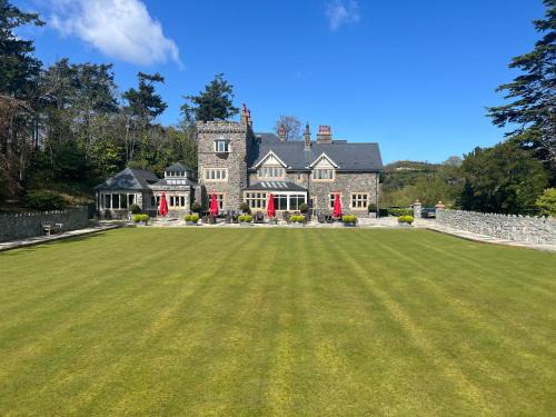 Henryd Hotel | The Manor Boutique Hotel Restaurant and Bar
