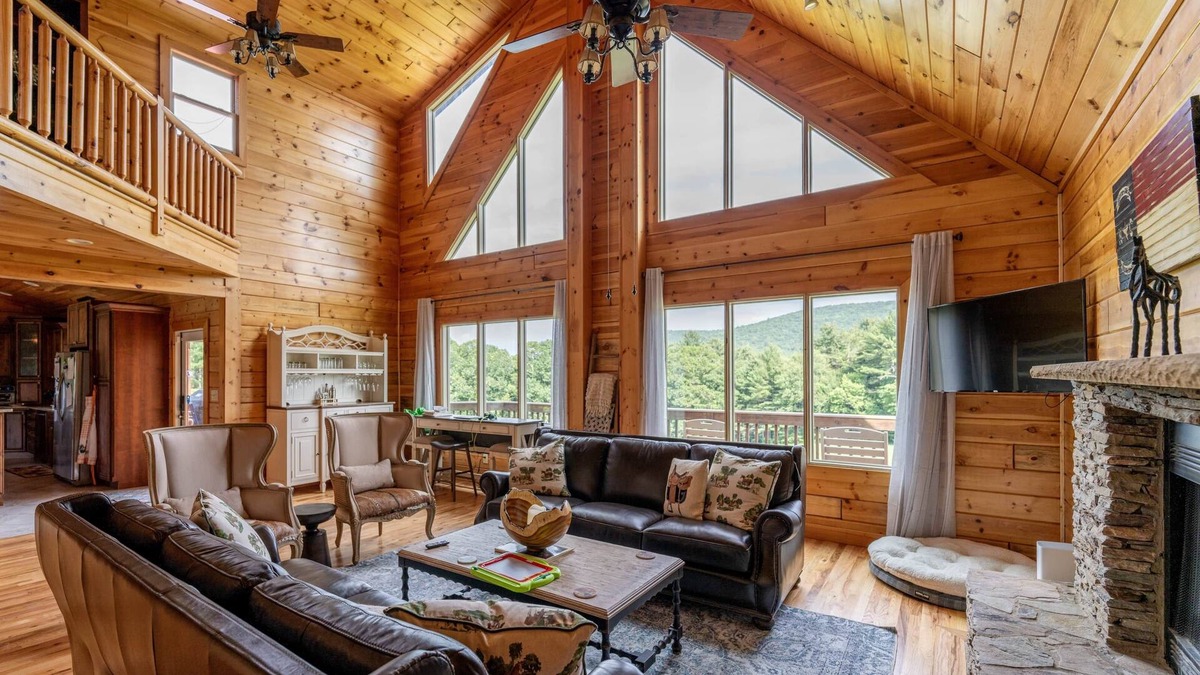 Ennice Ski Chalet | The Manor House at Saddle View Farms