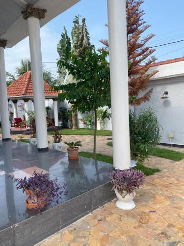 Lome Villa | The Manor