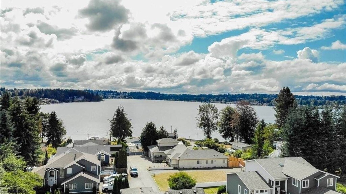 Lake Stevens Bed & Breakfast | The Mansion Inn