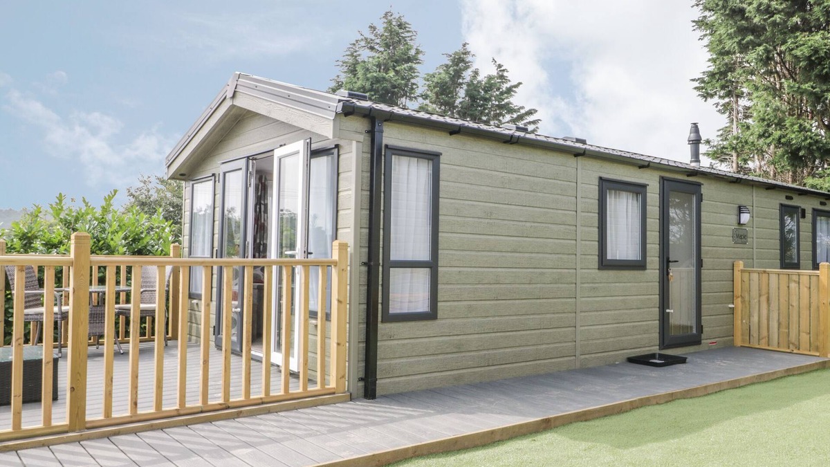 Cloughton Cottage | THE MAPLE, pet friendly, with a garden in Cloughton