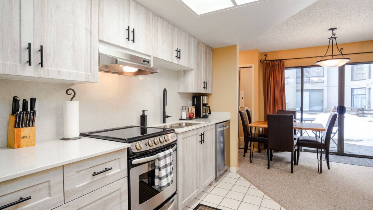 Upper Village Apartment | The Maple | Ski-in Ski-out 1 Bed w/Hot Tub, Pool, Sauna, and Fireplace