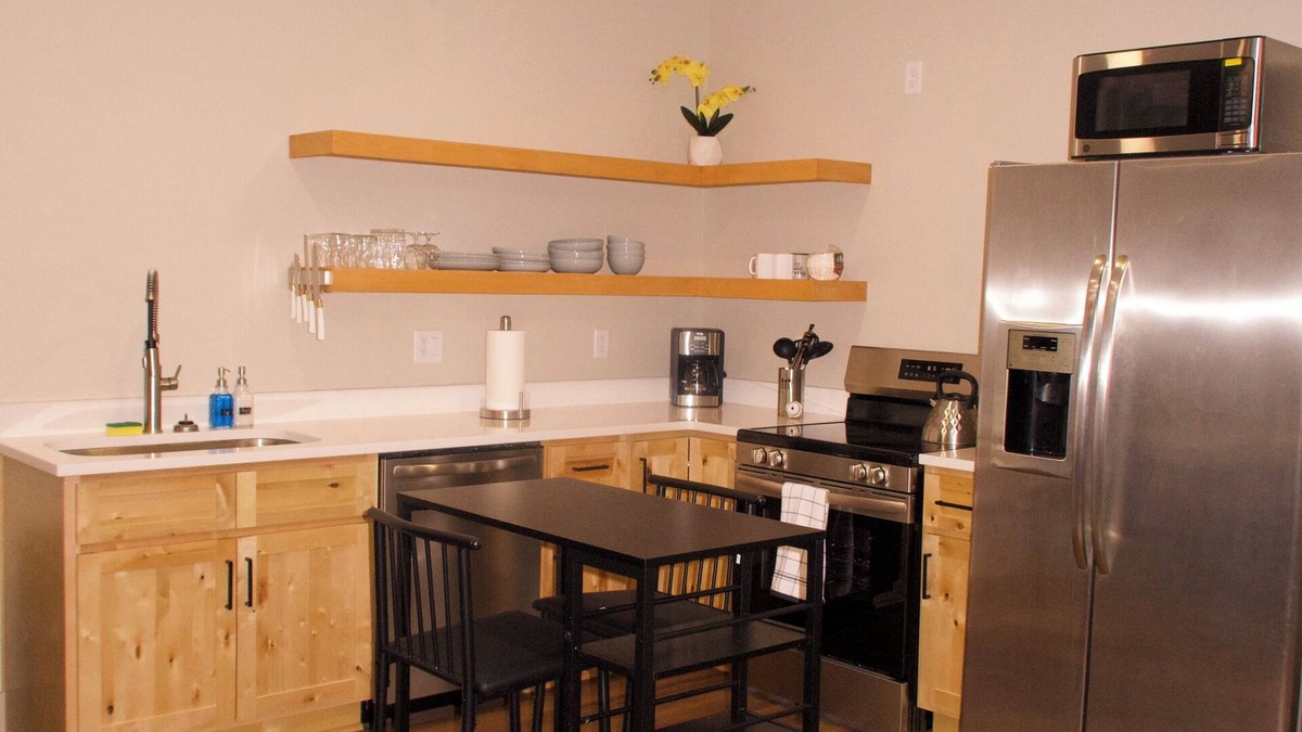 Elizabethtown House | The Maple Suite