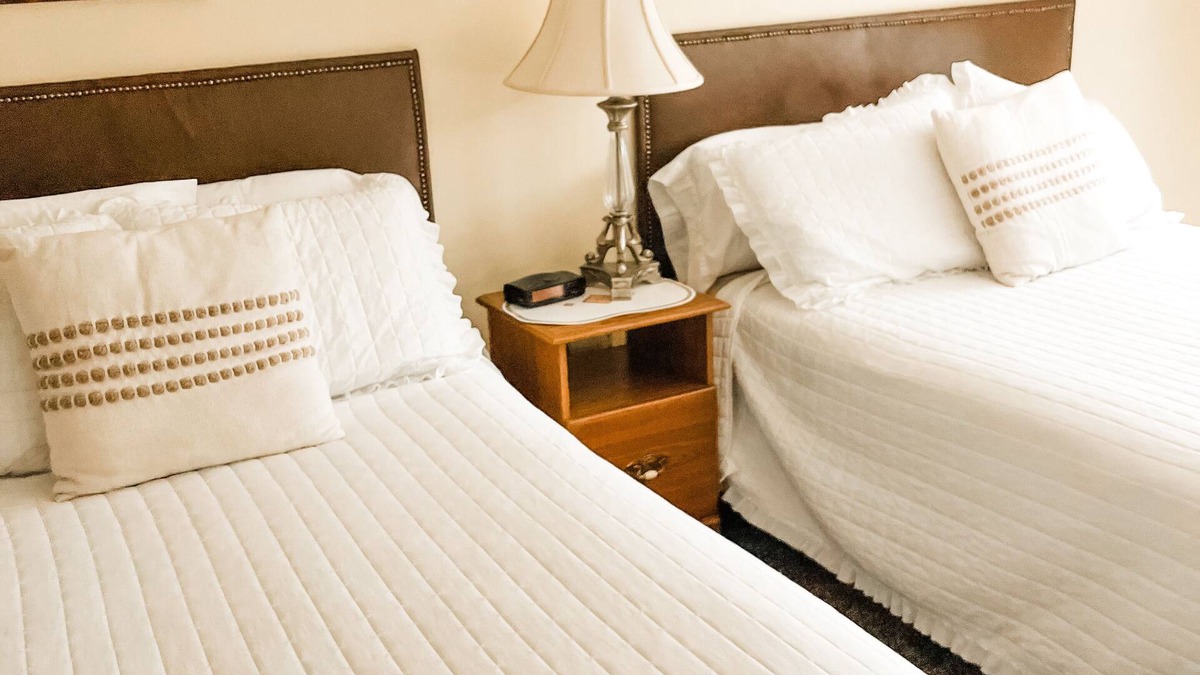 Whitehall Apartment | The Maple Tree Inn - #16