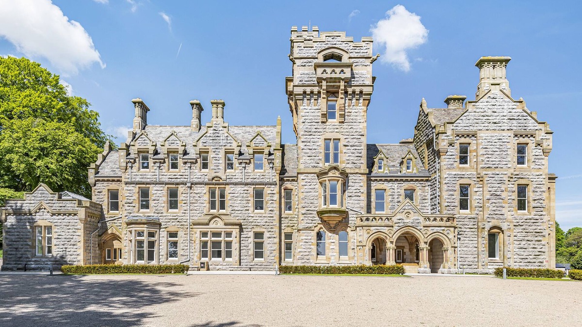 Newland Near Ulverston Cottage | THE MARGARET SUITE STONE CROSS MANSION, pet friendly in Ulverston