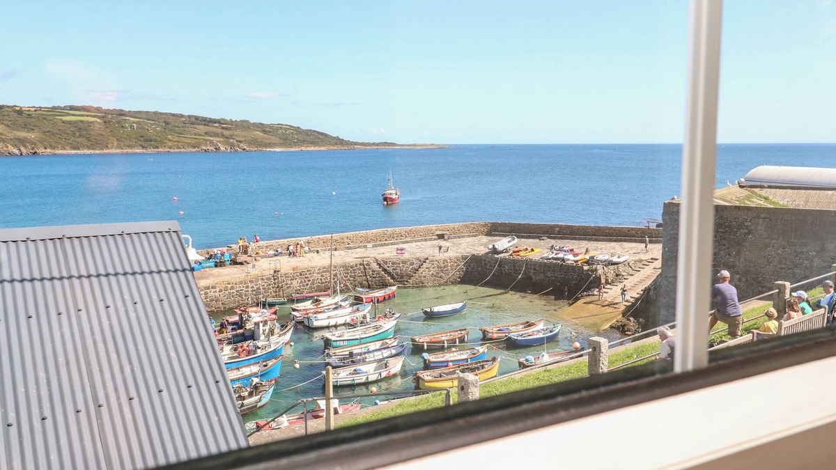 Coverack Cottage | THE MARINERS, family friendly, country holiday cottage in Coverack