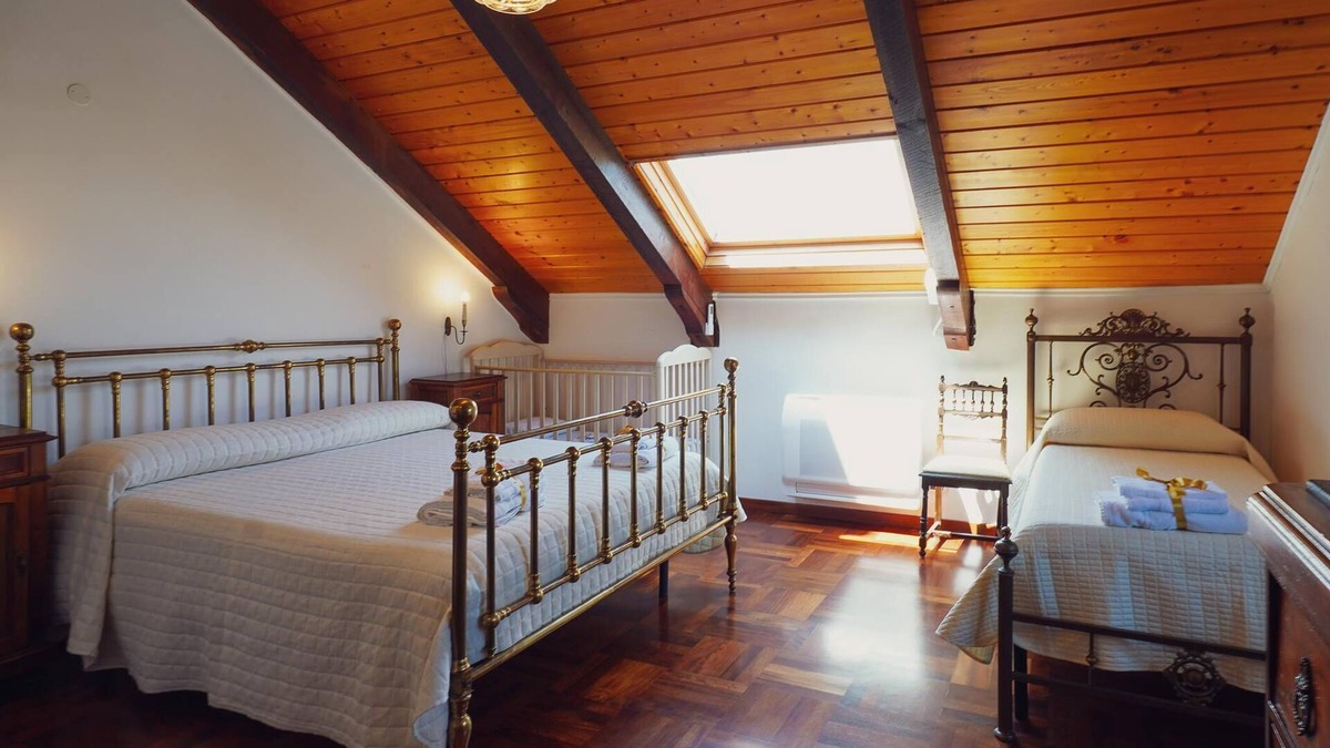 Angri Apartment | The Marquis’s Apartment – Artistic Retreat with Vesuvius View