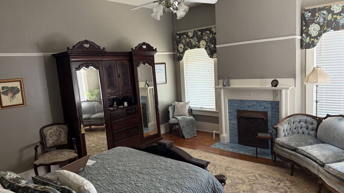 Guthrie Bed & Breakfast | The Martha Dale at The Judges Chambers
