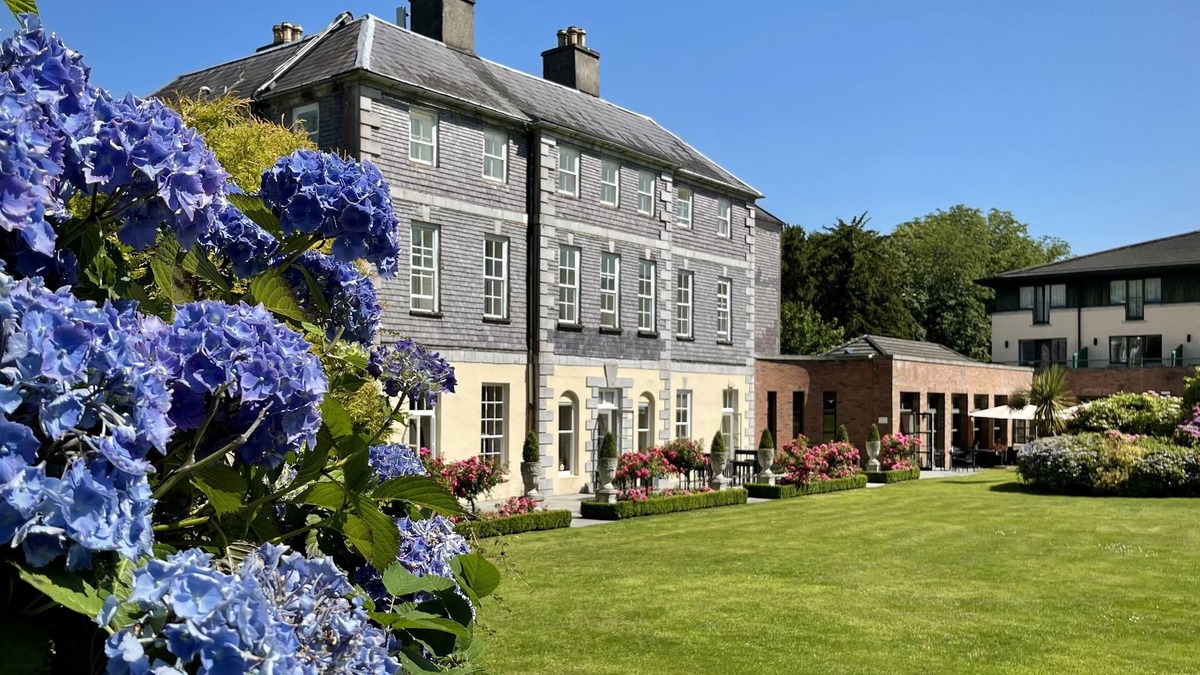 Douglas Hotel | The Maryborough Hotel and Spa