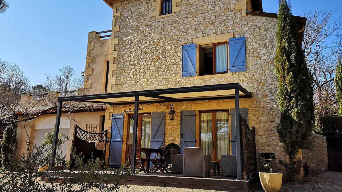 Atur House | The Mas des Geais "The Green Peaks"