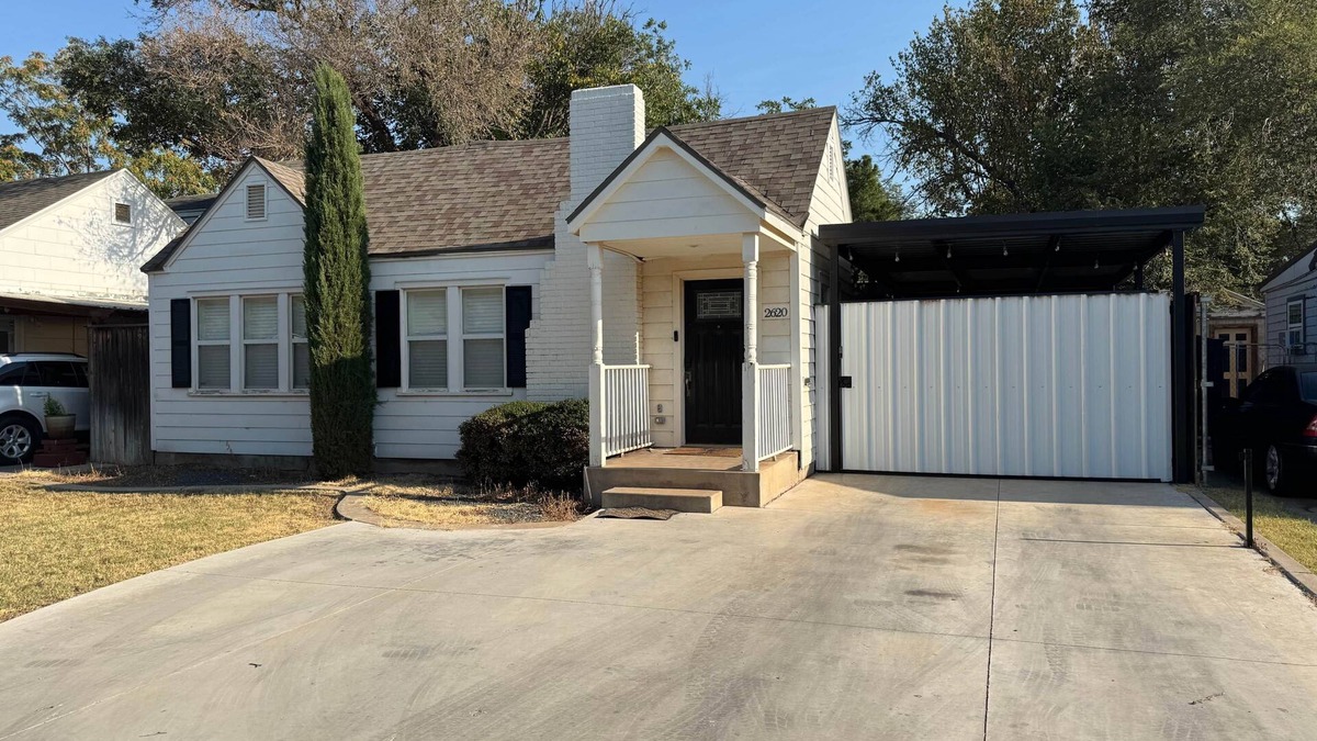 Tech Terrace House | The Matador Cottage Near TTU (Back House Only)