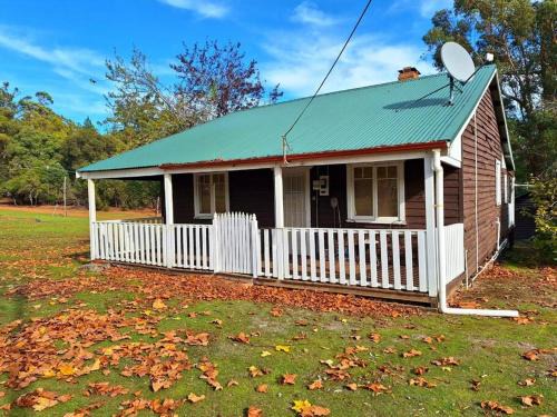 Nyamup Ski Chalet | The May Queen - Footsteps in the Forest