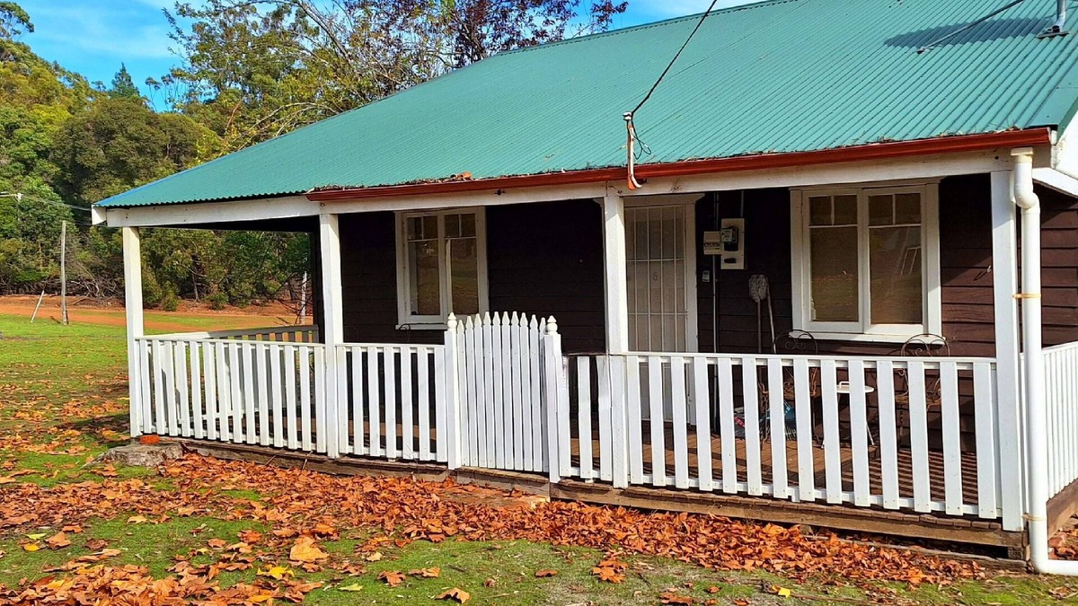Dingup Cottage | The May Queen - Footsteps in the Forest - est 1939
