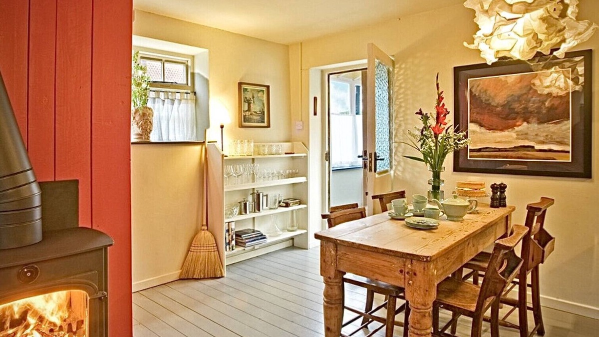 Field Dalling House | The Meeting House - Two Bedroom House, Sleeps 4