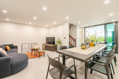 Yan Nawa House | The Mellow at Sathorn