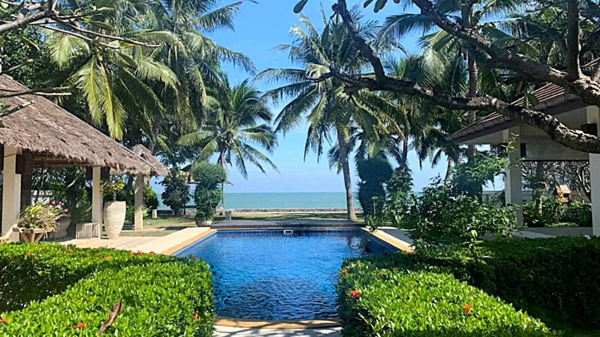 Puk Tian Villa | The Memory - 4 Bedrooms Beachfront Pool Villa