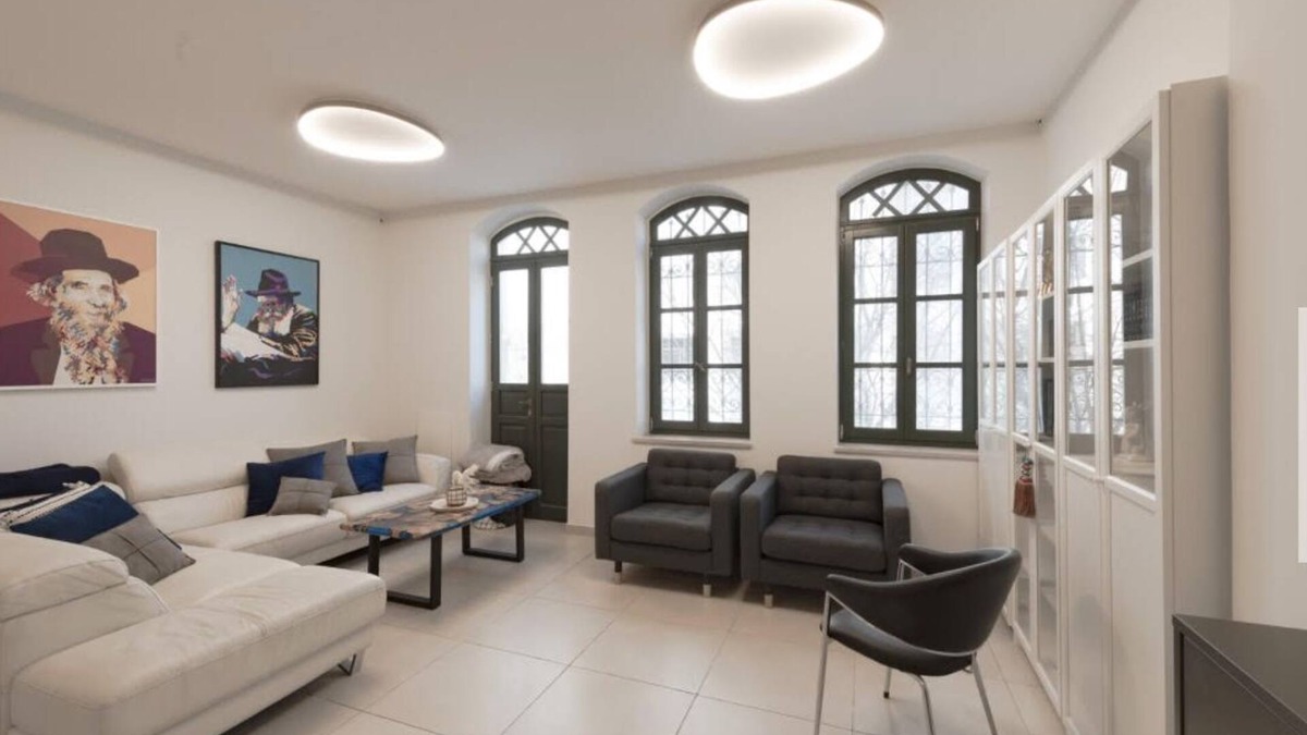 Jerusalem Hotel | The Menachem: 3 Bedrooms/2 Bathrooms Vacation Rental Apartment in City Center