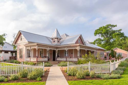 Fredericksburg Bed & Breakfast | The Menagerie