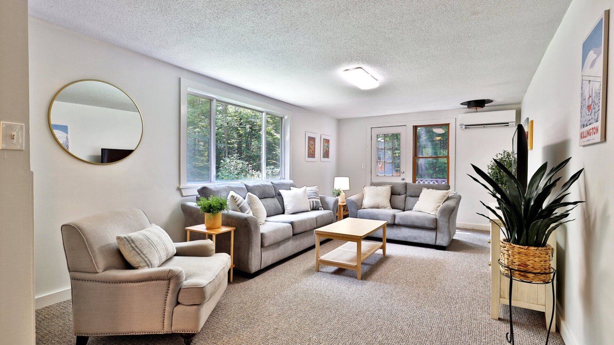 East Haven  Rutland County Cottage | The Mendon Cottage: Charming Home Close to Killington, Pico and Rutland.