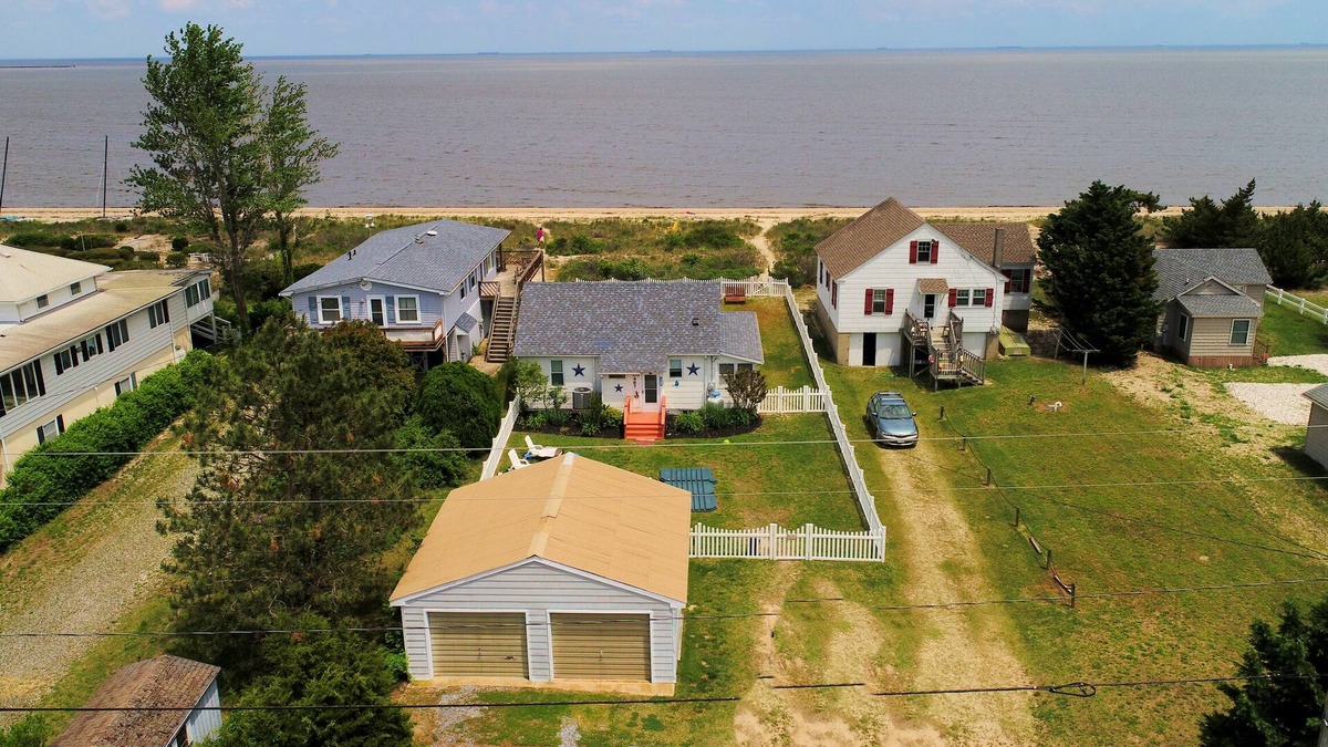 Slaughter Beach Cottage | The Mermaid Cottage WaterFront Cottage