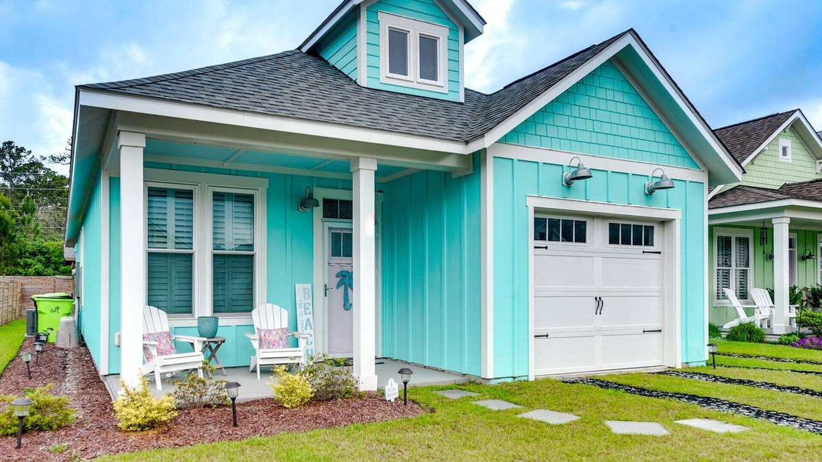 Shallotte House | The Mermaid Cottage! Centrally located, pool, and loaded with extras!