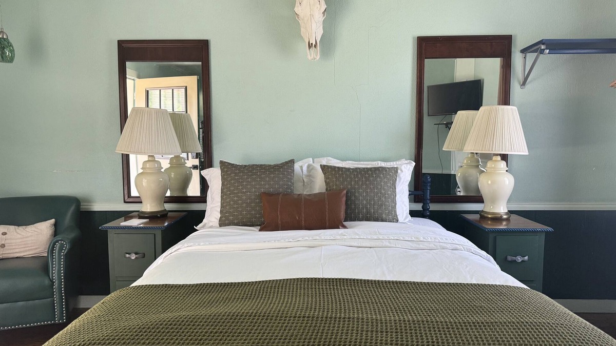 Christoval Hotel | The Mesquite Room - The Ranch House Motel