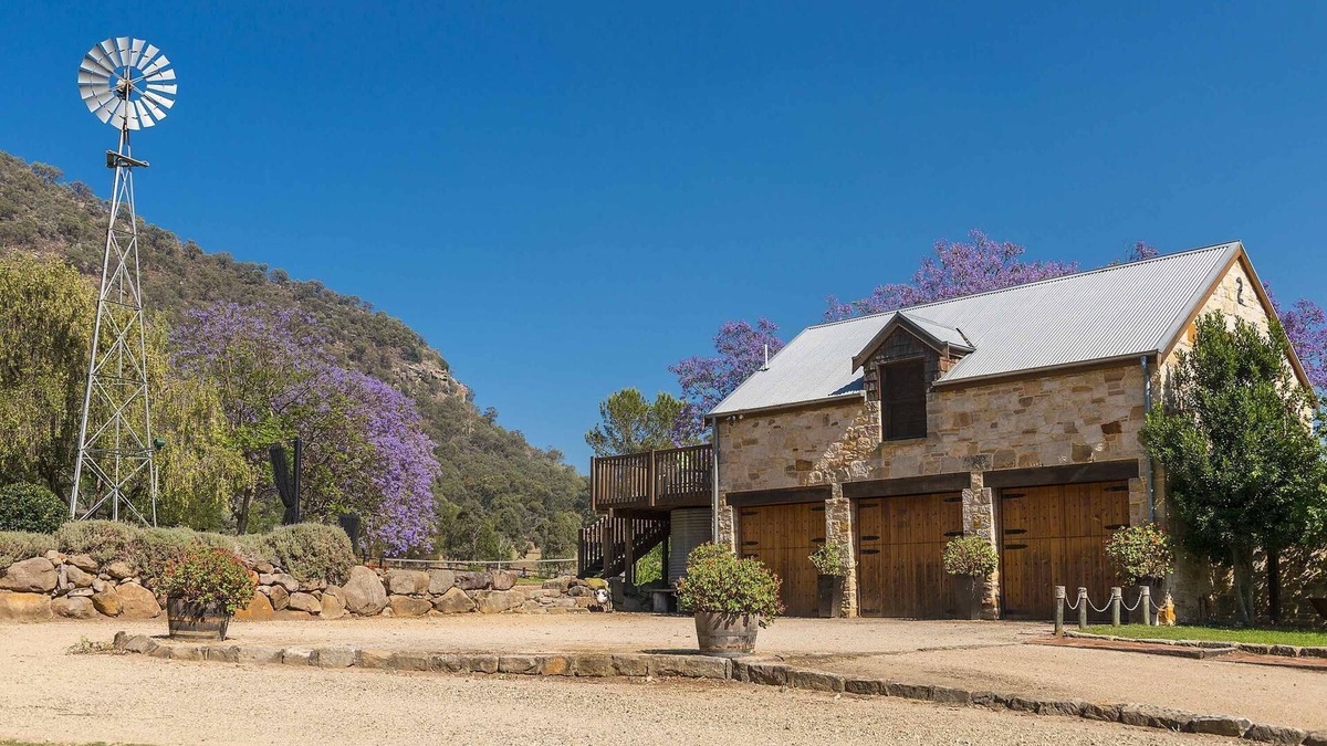 Fordwich Apartment | The Mews Studio - Romantic sandstone studio for 2 on beautiful vineyard estate