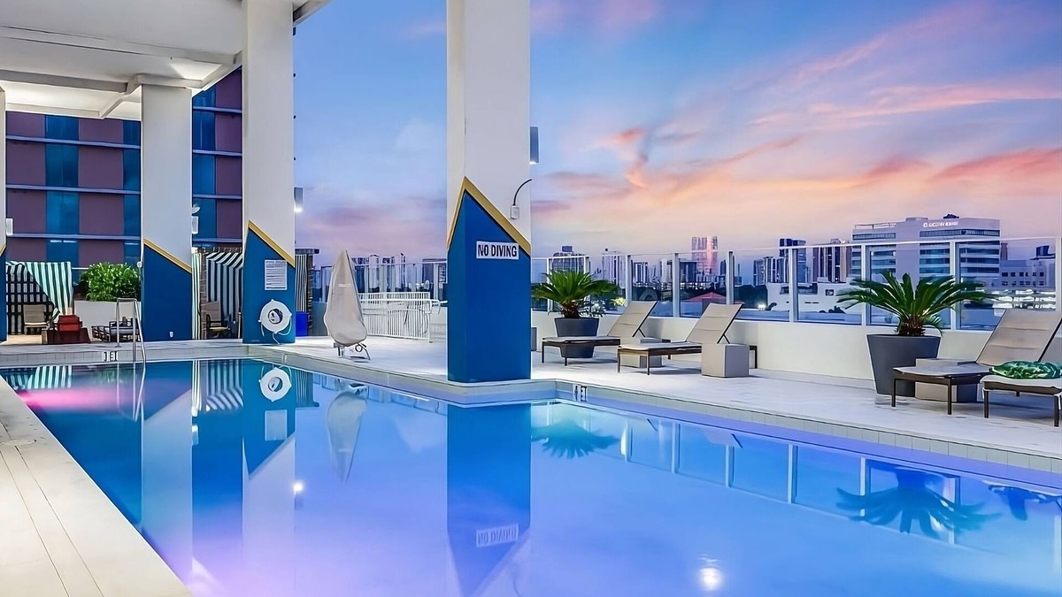 Ojus Hotel | The Miami Experience! Pet-friendly Property, Rooftop Swimming Pool!