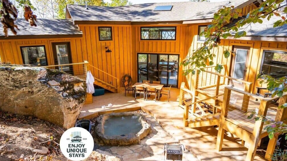 Wildwood House | The Mighty Sycamore Treehouse at Treetop Escapes!