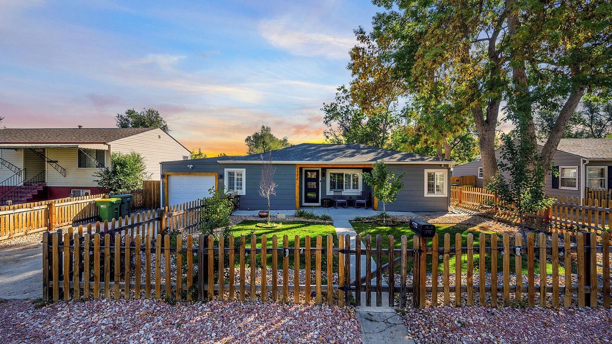 Edgewater House | The Mile High Haven: An Entertainers Dream with Hot Tub + Perfect Location