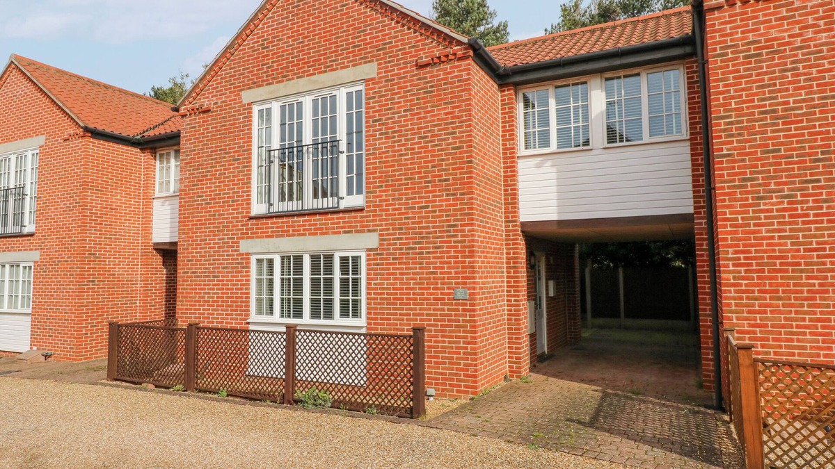 Stalham Cottage | THE MILL STONES, family friendly, with a garden in Stalham