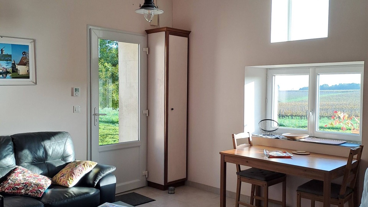 Ozillac House | The Mimosa cottage, calm and green