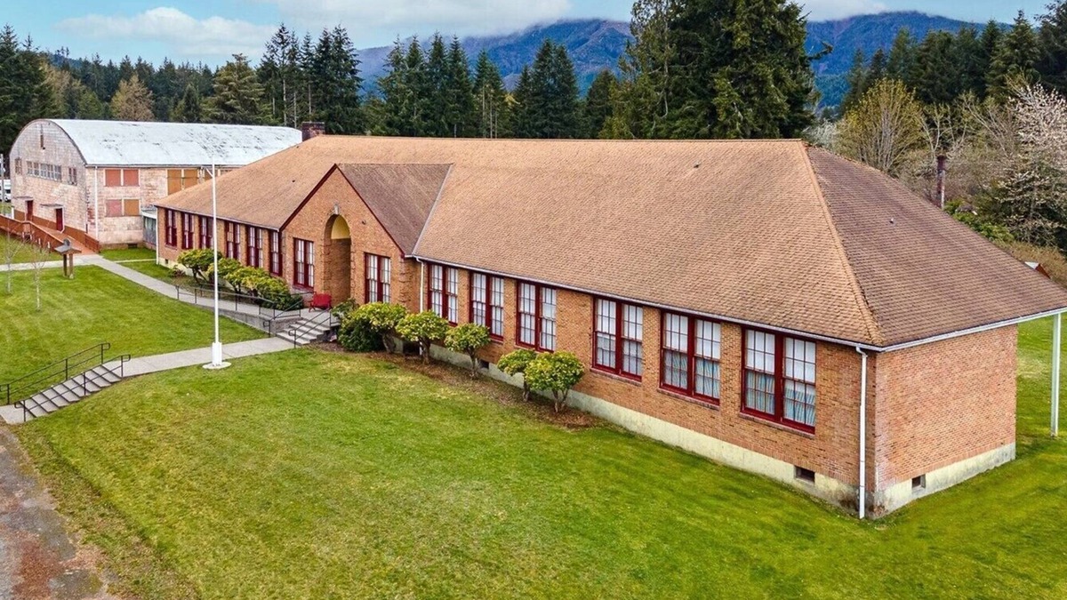 Mineral Resort | The Mineral Schoolhouse