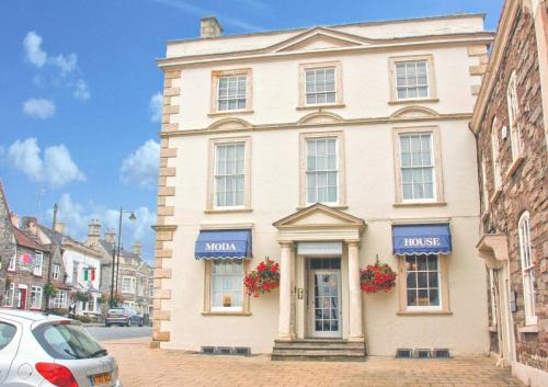 Chipping Sodbury Bed & Breakfast | The Moda House