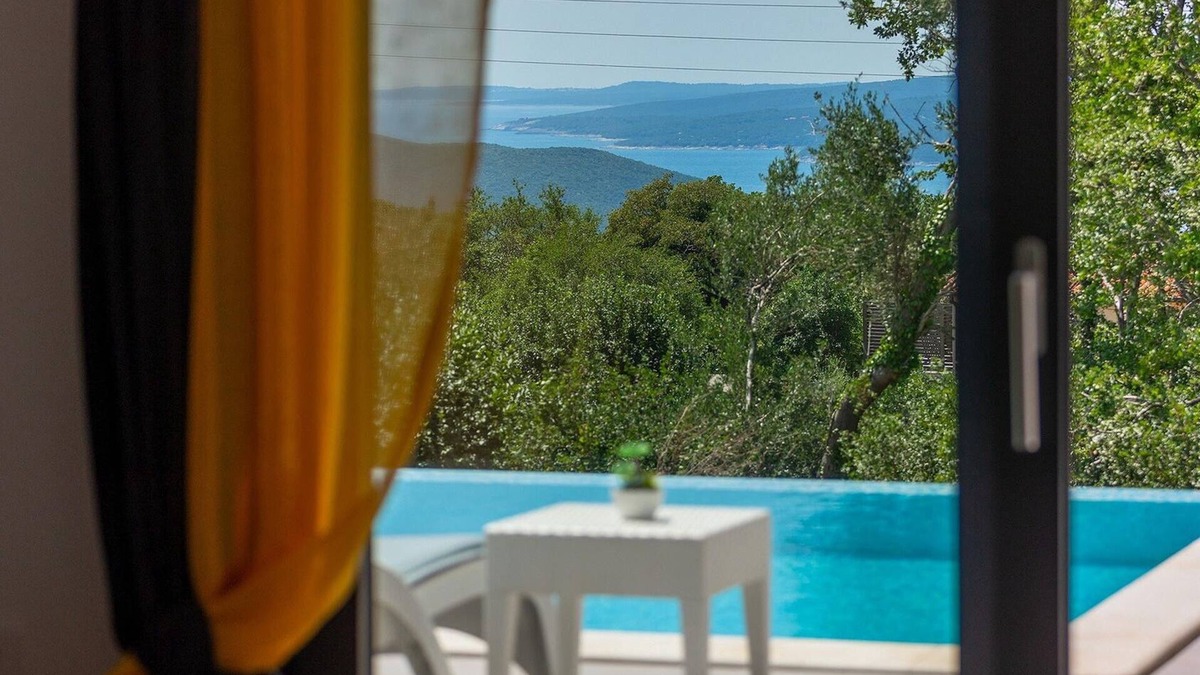 Koromacno House | The modern Villa Riki with private pool is located in the small Istrian village of Koromano.