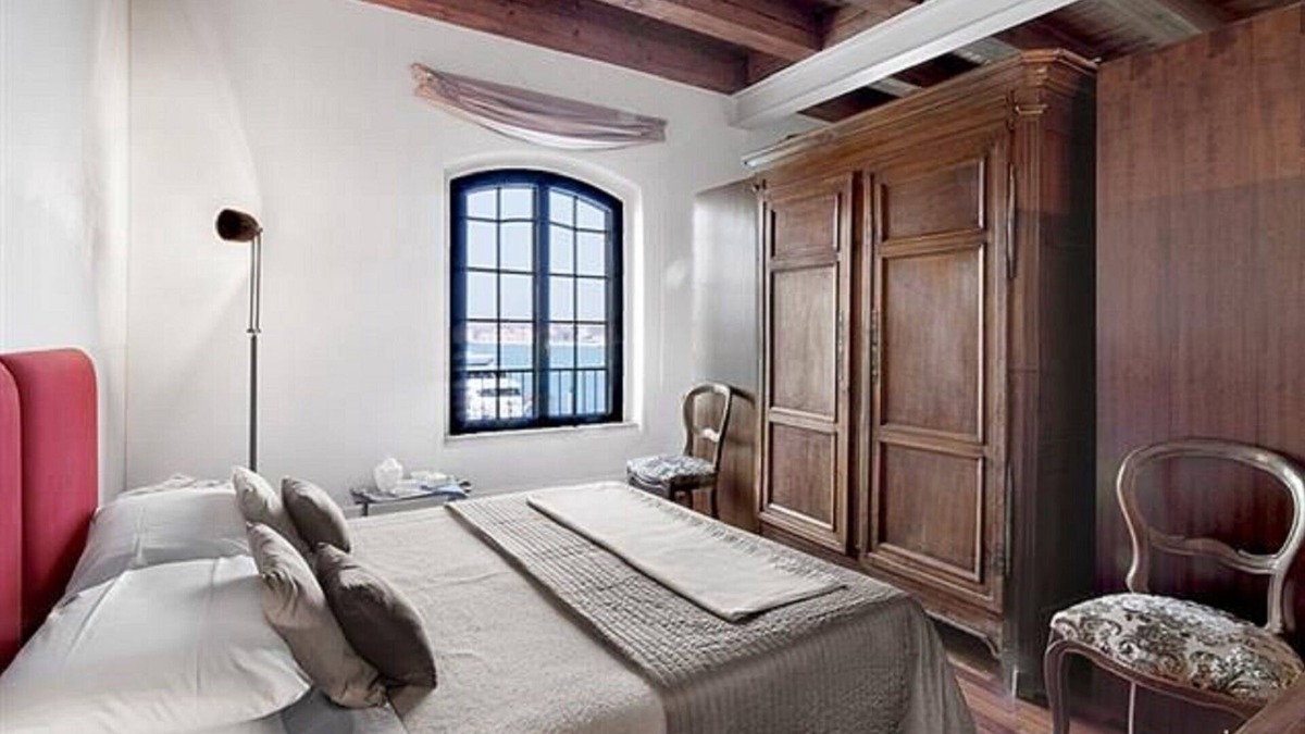 Molina Apartment | THE MOLINO APARTMENT (In the famous Molino Stucky palace. With canal view)
