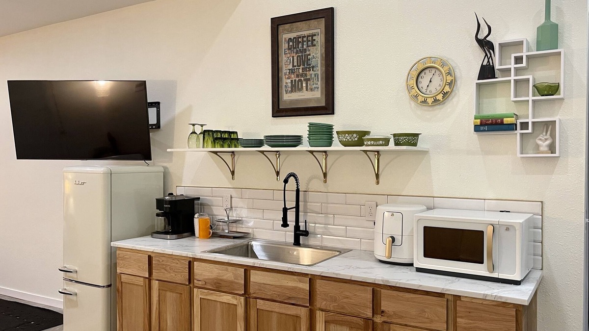 Galena Apartment | The Mollie Retreat ⊹ Lux King Studio Suite on RT 66 ⊹ Gamer's Loft ⊹ New in 2023