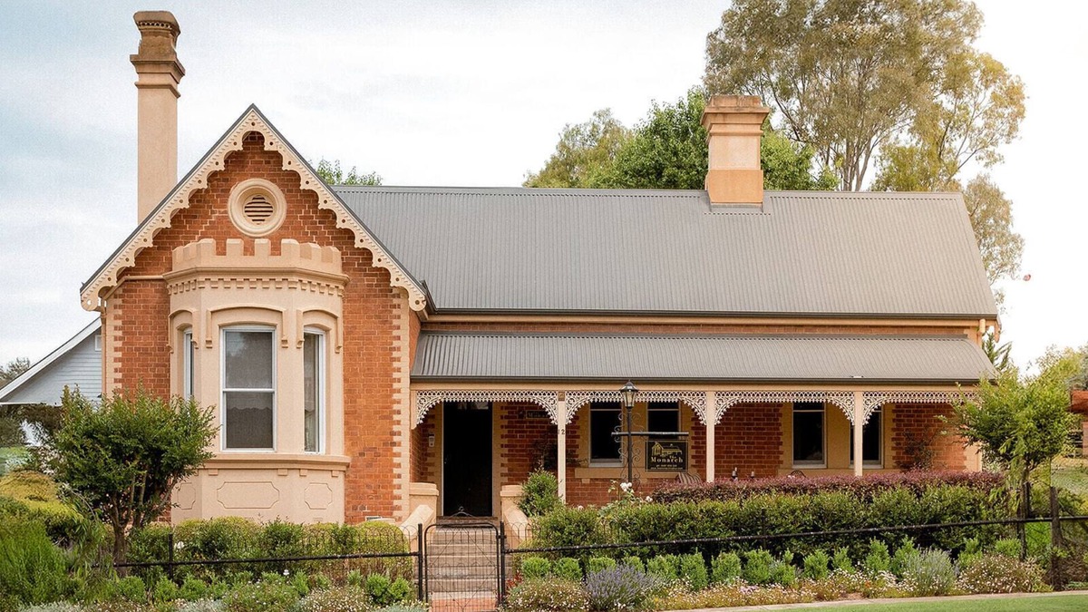 Tumut House | The Monarch Tumut - Heritage comfort